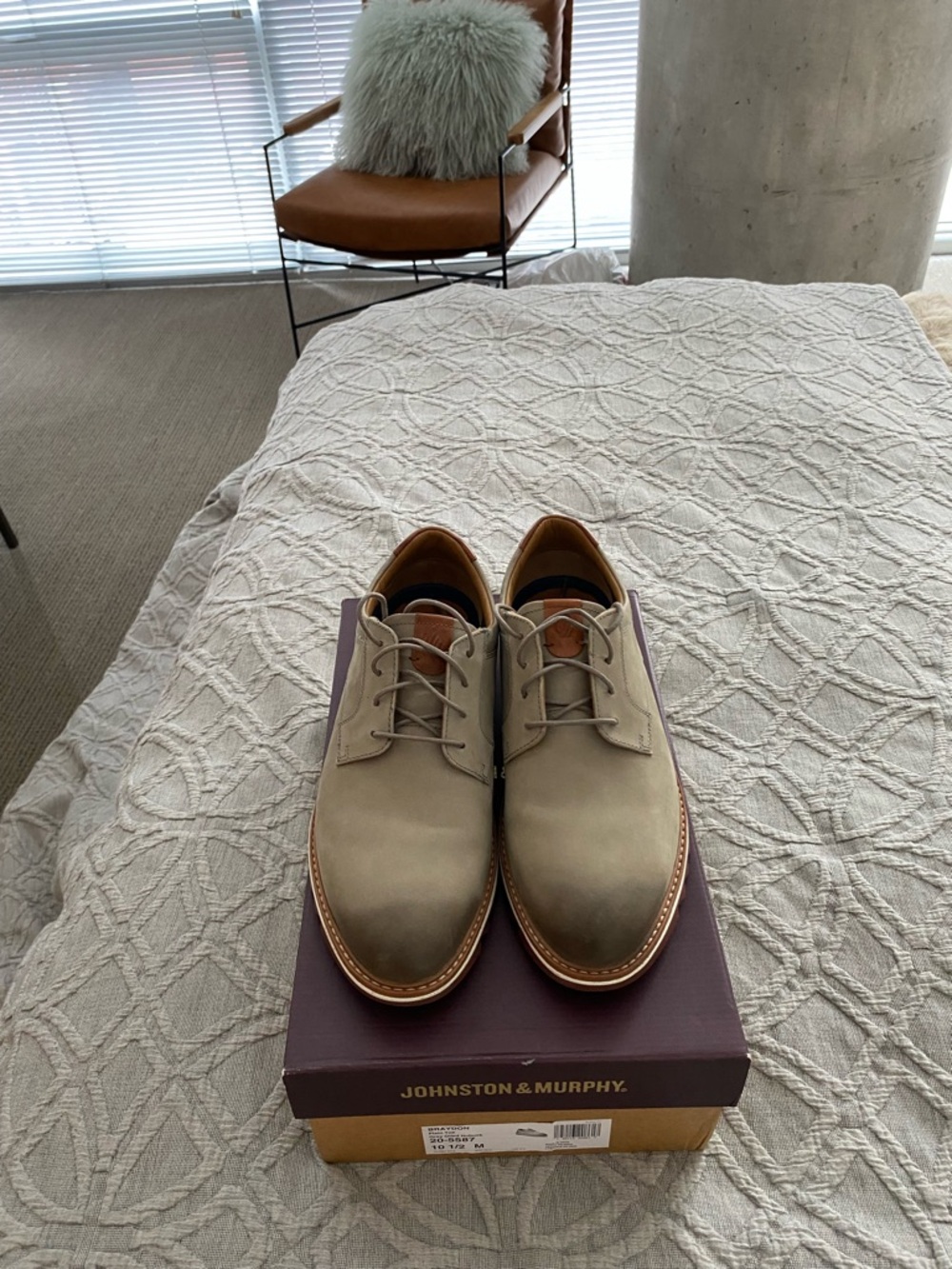 Johnston Murphy Braydon Plain Toe gray oiled nubuck real leather, size 10 1/2. M